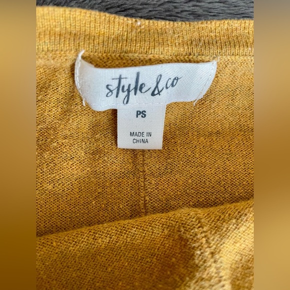 Women 3/4 sleeve mustard color shirt size PS - Picture 2 of 3